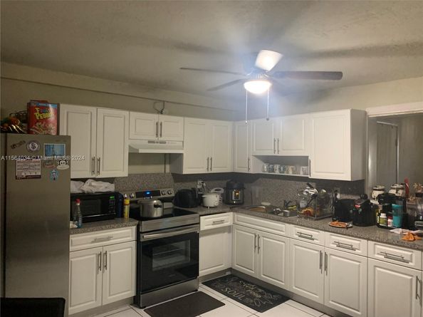 662 E 21st St, Hialeah FL 33013