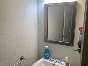 662 E 21st St, Hialeah FL 33013