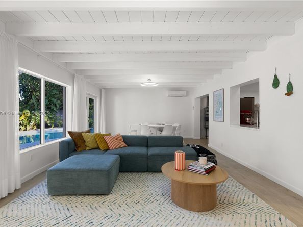 8445 SW 158th St, Palmetto Bay FL 33157