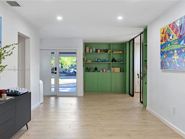 8445 SW 158th St, Palmetto Bay FL 33157