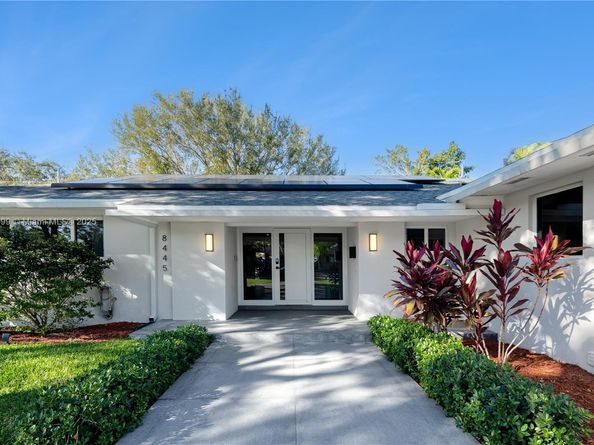 8445 SW 158th St, Palmetto Bay FL 33157