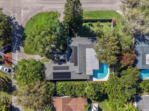 8445 SW 158th St, Palmetto Bay FL 33157