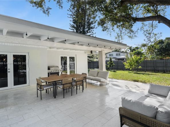 8445 SW 158th St, Palmetto Bay FL 33157