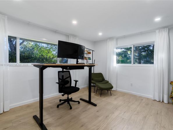 8445 SW 158th St, Palmetto Bay FL 33157