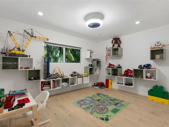 8445 SW 158th St, Palmetto Bay FL 33157