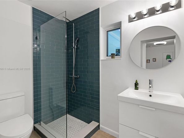 8445 SW 158th St, Palmetto Bay FL 33157