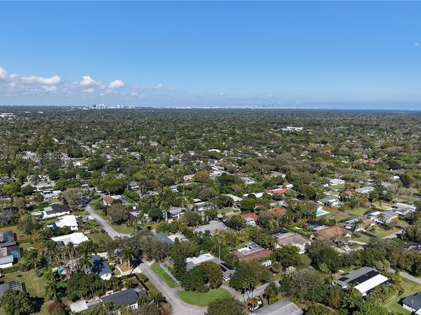 8445 SW 158th St, Palmetto Bay FL 33157