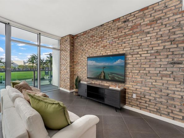 3301 NE 1st Ave M0204, Miami FL 33137