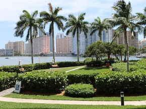 1000 W Island Blvd 2909, Aventura FL 33160