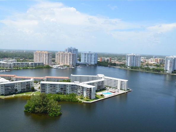 1000 W Island Blvd 2909, Aventura FL 33160