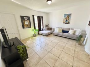 301 NW 37th St, Miami FL 33127