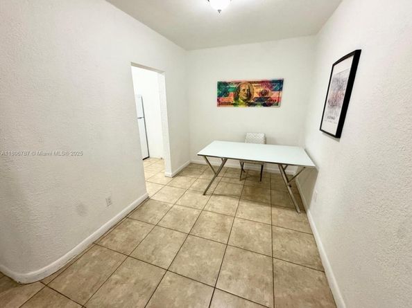 301 NW 37th St, Miami FL 33127