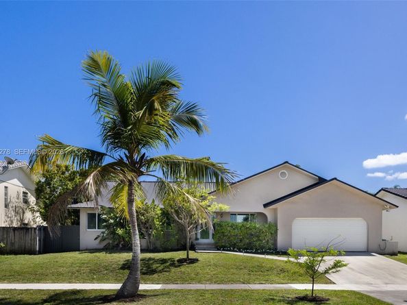 7970 SW 198th St, Cutler Bay FL 33189