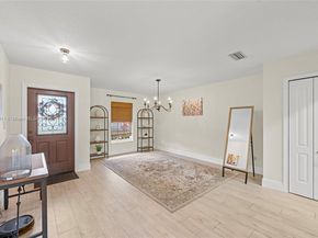 835 W Plantation Cir, Plantation FL 33324