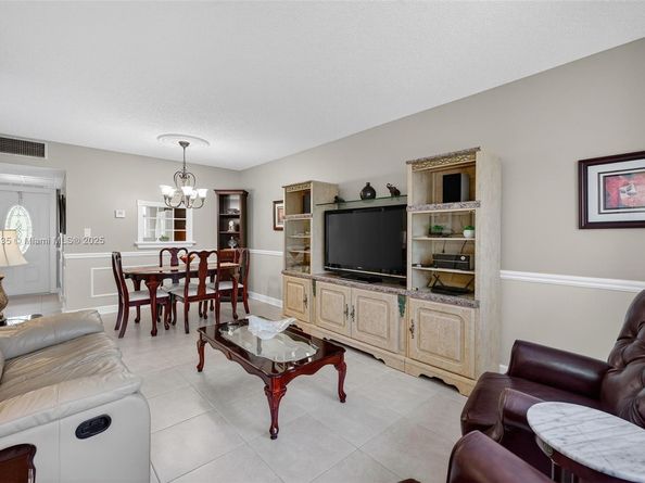 3501 NW 47th Ave 507, Lauderdale Lakes FL 33319