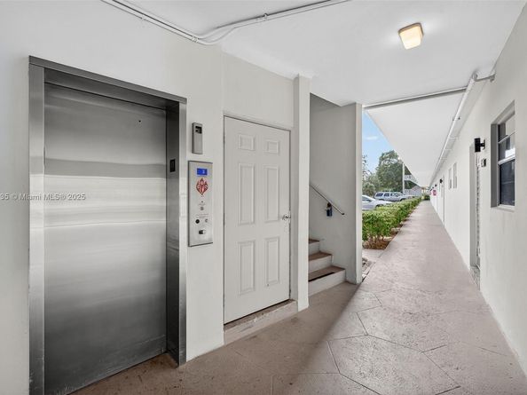 3501 NW 47th Ave 507, Lauderdale Lakes FL 33319