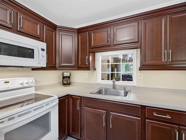 3501 NW 47th Ave 507, Lauderdale Lakes FL 33319