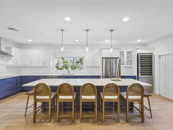 3229 Canal Dr, Pompano Beach FL 33062