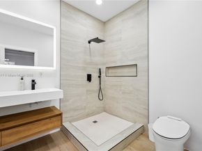3229 Canal Dr, Pompano Beach FL 33062