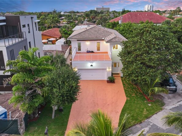 3229 Canal Dr, Pompano Beach FL 33062