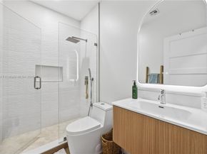3229 Canal Dr, Pompano Beach FL 33062