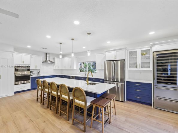 3229 Canal Dr, Pompano Beach FL 33062
