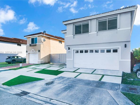 15668 SW 91st Ln, Miami FL 33196