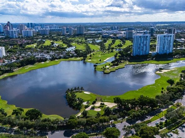 3701 N Country Club Dr 1804, Aventura FL 33180