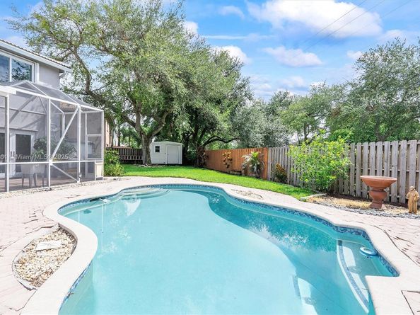 5998 SW 112th Dr, Cooper City FL 33330