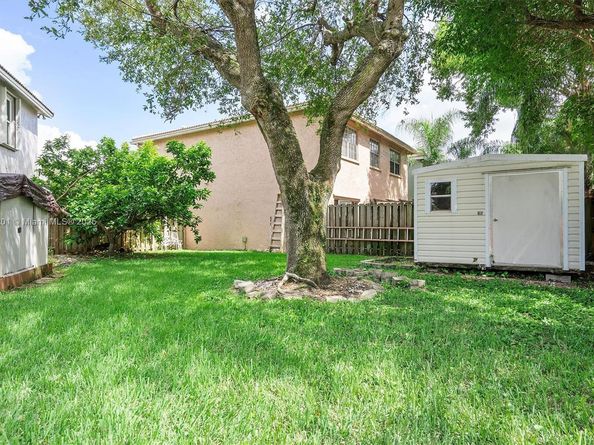 5998 SW 112th Dr, Cooper City FL 33330