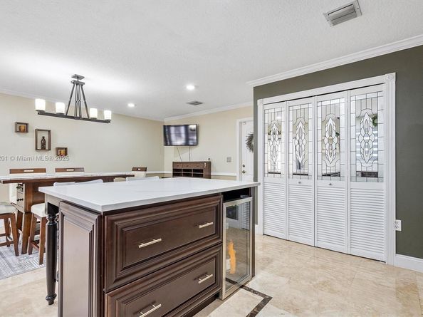 5998 SW 112th Dr, Cooper City FL 33330