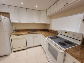 4304 NW 9th Ave 32G, Deerfield Beach FL 33064