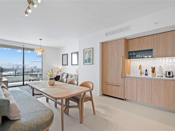 159 NE 6th St 2415, Miami FL 33132