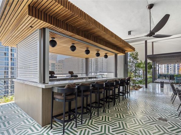 159 NE 6th St 2415, Miami FL 33132