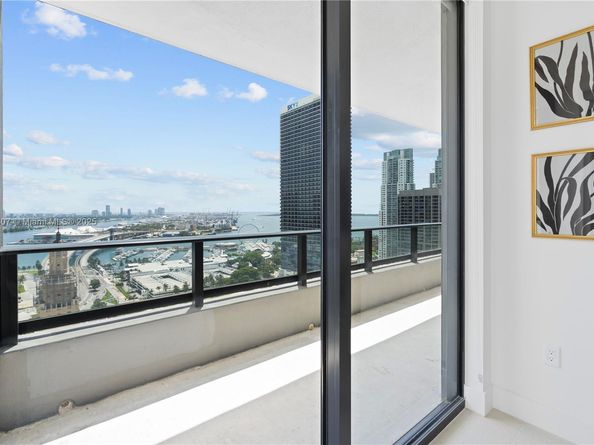 159 NE 6th St 2415, Miami FL 33132