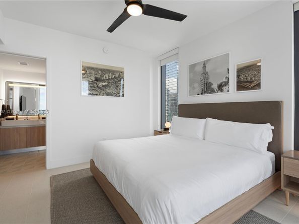 159 NE 6th St 2415, Miami FL 33132