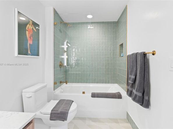 159 NE 6th St 2415, Miami FL 33132