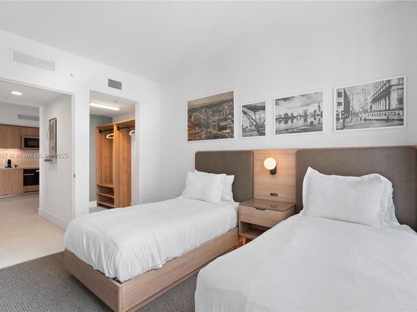 159 NE 6th St 2415, Miami FL 33132