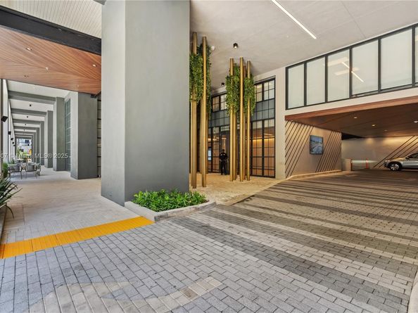 159 NE 6th St 2415, Miami FL 33132