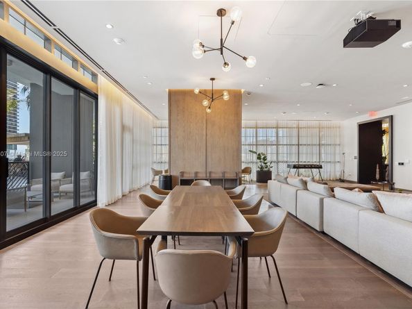 159 NE 6th St 2415, Miami FL 33132