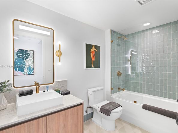 159 NE 6th St 2415, Miami FL 33132