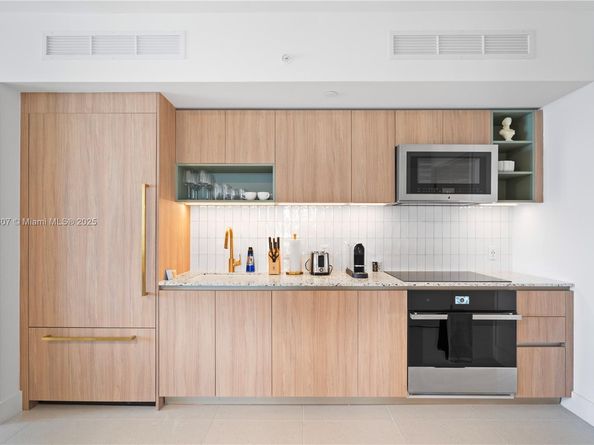 159 NE 6th St 2415, Miami FL 33132