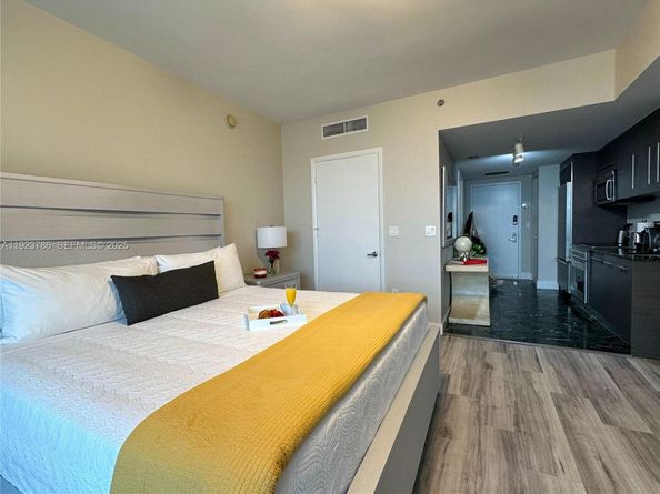 485 Brickell Ave 4405, Miami FL 33131