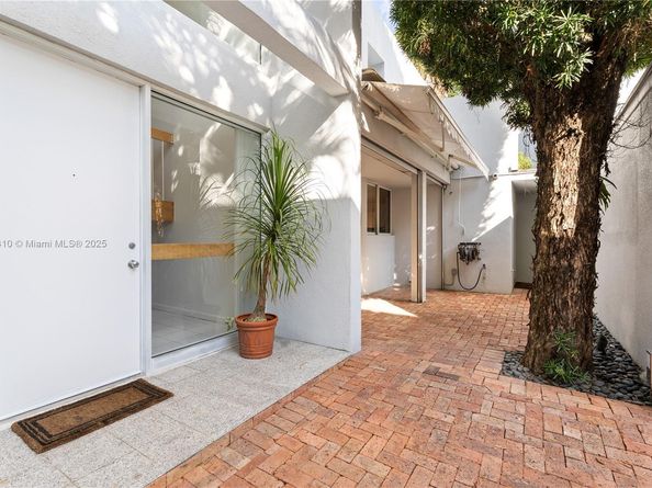 2475 S Bayshore Dr #2, Miami FL 33133