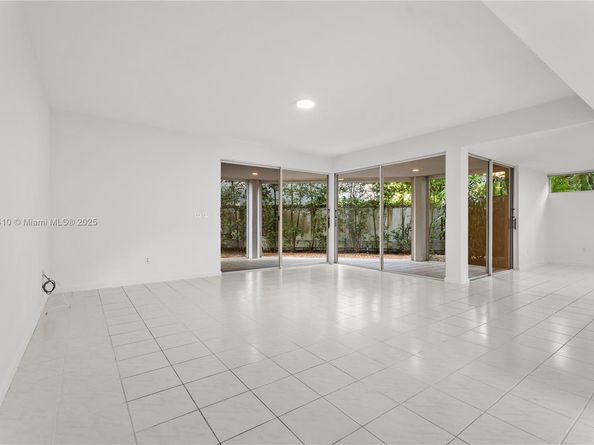 2475 S Bayshore Dr #2, Miami FL 33133