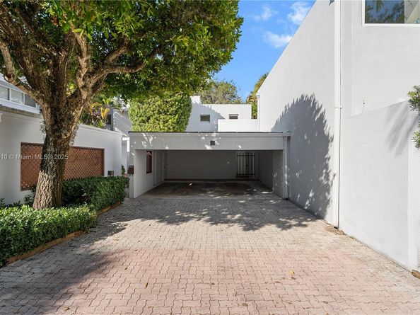 2475 S Bayshore Dr #2, Miami FL 33133