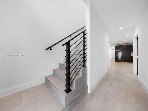 2151 NW 1st Ter, Miami FL 33125