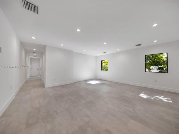 2151 NW 1st Ter, Miami FL 33125