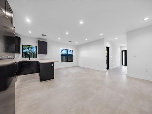 2151 NW 1st Ter, Miami FL 33125