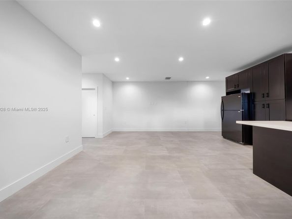 2151 NW 1st Ter, Miami FL 33125